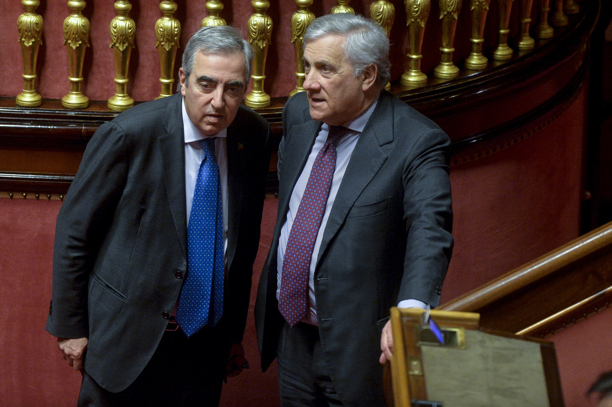 Governo, Gasparri replica alla Lega: “Salvini all’Interno? Formazione invariabile fino al termine della legislatura” Governo, Gasparri replica alla Lega: “Salvini all’Interno? Formazione invariabile fino al termine della legislatura”