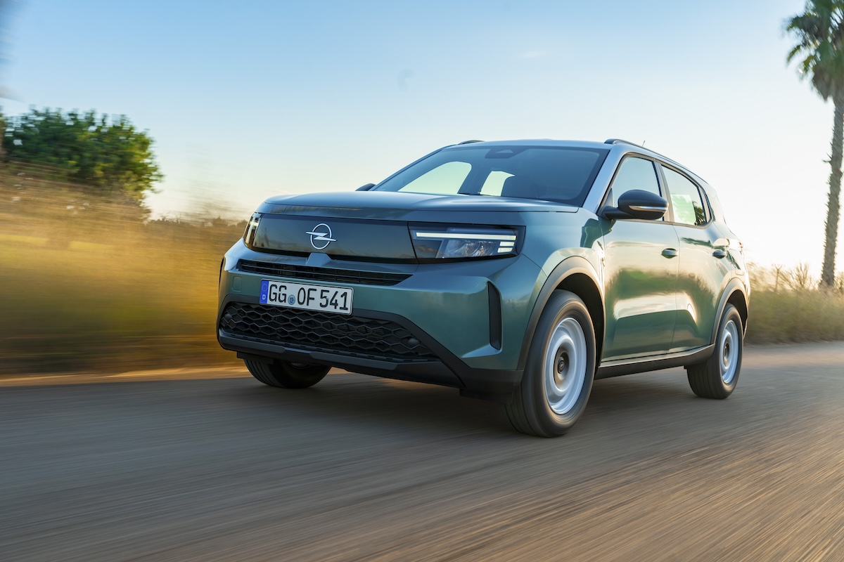 Nuovo Opel Frontera 2025: il SUV ibrido accessibile, comodo in città e brillante in autostrada Nuovo Opel Frontera 2025: il SUV ibrido accessibile, comodo in città e brillante in autostrada