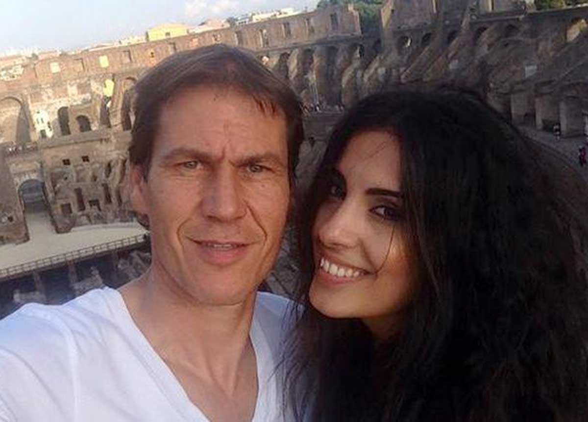 Rudi Garcia e Francesca Brienza finalmente sposi l’1 maggio a San Luigi dei Francesi Rudi Garcia e Francesca Brienza finalmente sposi l’1 maggio a San Luigi dei Francesi