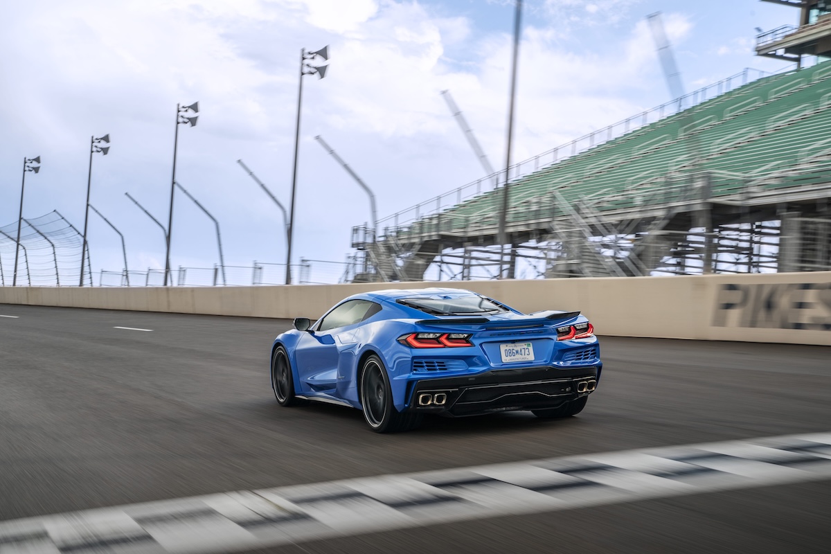 Corvette E-Ray debutta in Italia: la supercar elettrificata a trazione integrale