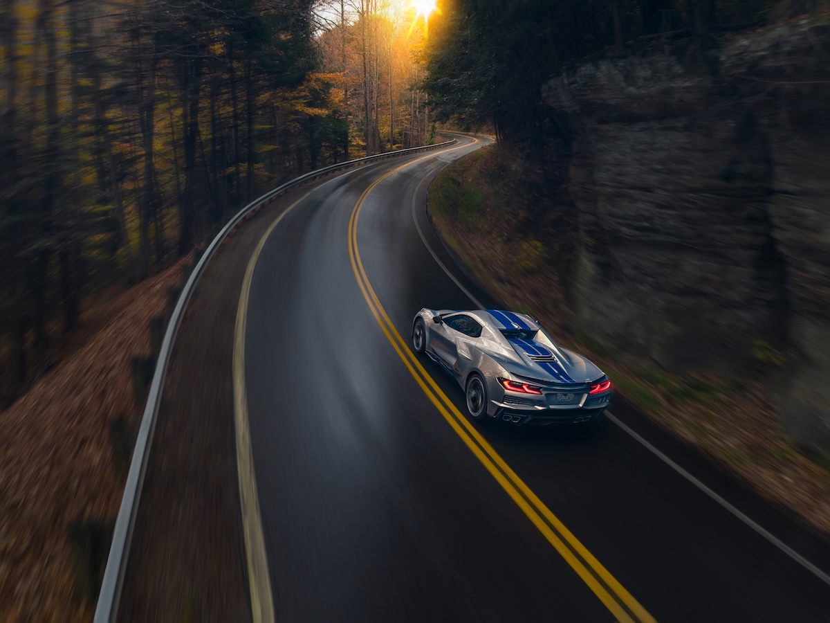 Corvette E-Ray debutta in Italia: la supercar elettrificata a trazione integrale