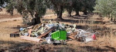 Foggia, sequestrata l’azienda che gestisce i rifiuti di 10 Comuni: 7mila tonnellate stoccate fuori norma, indagato l’amministratore