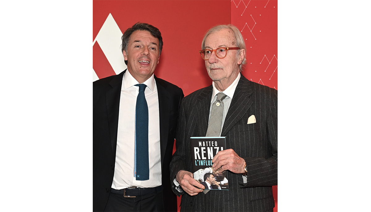 Renzi e Feltri protagonisti indiscussi alla Mondadori di Milano Renzi e Feltri protagonisti indiscussi alla Mondadori di Milano