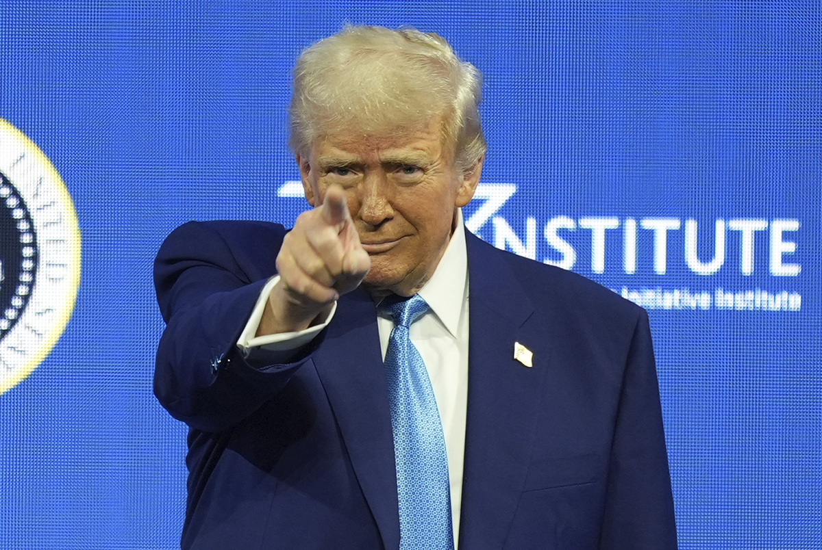 Trump dichiara guerra (commerciale) solo alla Cina. Stop ai dazi per tutti, ma a Pechino mazzata del 125% Trump dichiara guerra (commerciale) solo alla Cina. Stop ai dazi per tutti, ma a Pechino mazzata del 125%