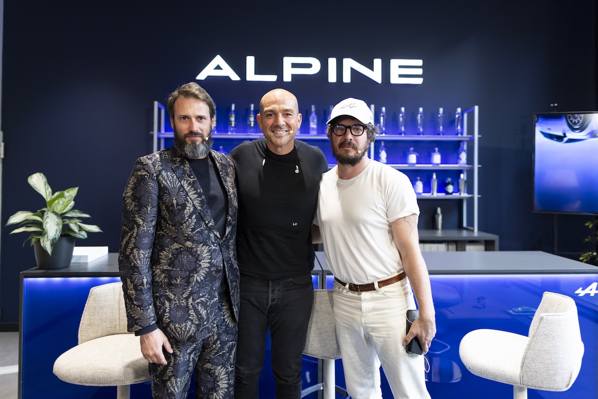 Alpine A110 Monochromatic by Mathieu Cesar: l’arte del bianco e nero conquista la Design Week di Milano