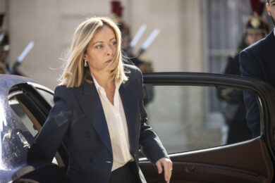 Dazi, Meloni corre ai ripari con aiuti ad hoc per le imprese: come verranno usati i 25 miliardi di euro. Anteprima