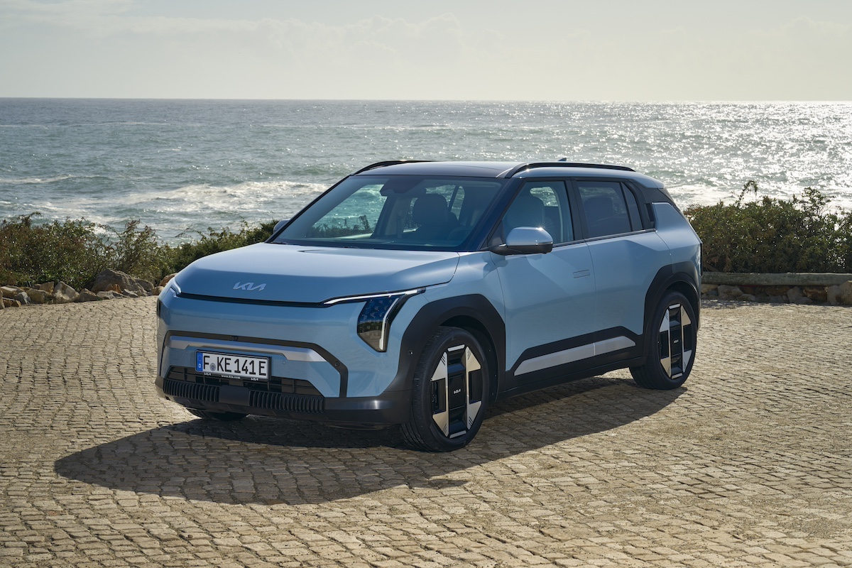 Kia EV3, frenata rigenerativa intelligente per più autonomia e comfort di guida Kia EV3, frenata rigenerativa intelligente per più autonomia e comfort di guida