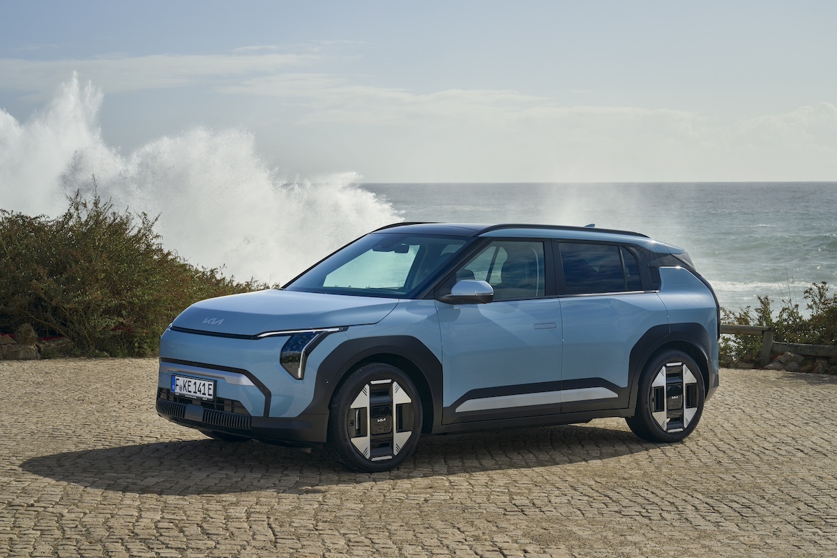Kia EV3, frenata rigenerativa intelligente per più autonomia e comfort di guida Kia EV3, frenata rigenerativa intelligente per più autonomia e comfort di guida