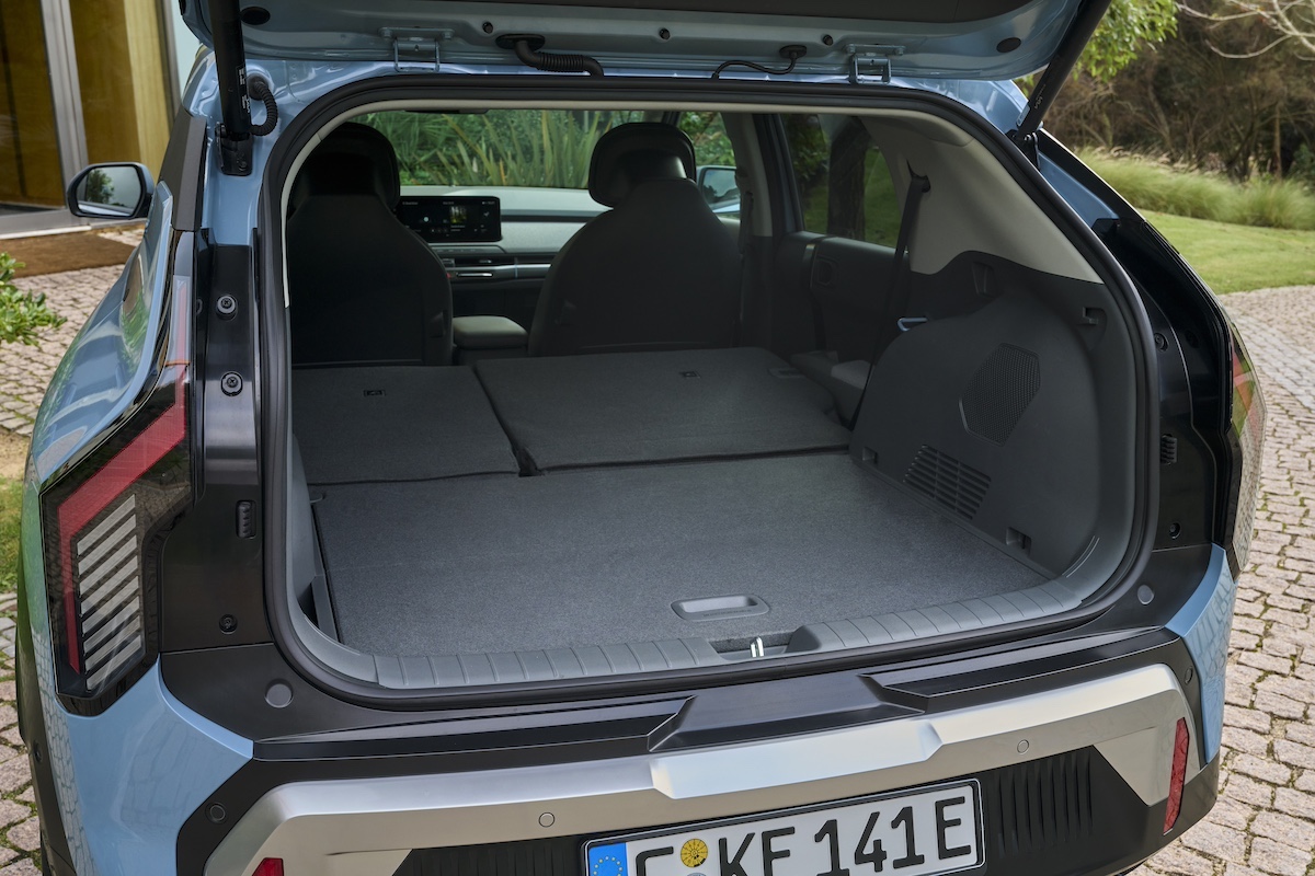 Kia EV3, frenata rigenerativa intelligente per più autonomia e comfort di guida Kia EV3, frenata rigenerativa intelligente per più autonomia e comfort di guida