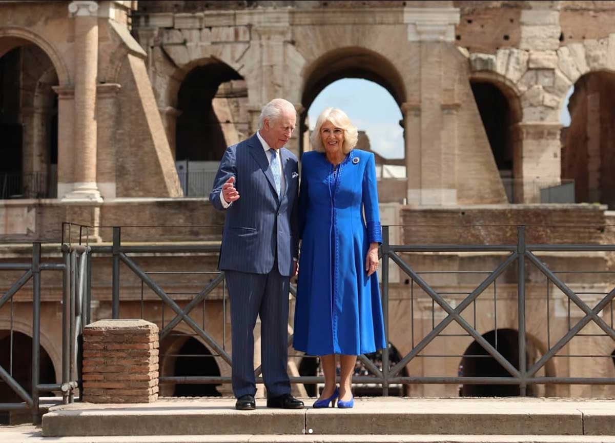 Re Carlo e Camilla in Italia, ultimo giorno: l’omaggio alla tomba di Dante a Ravenna, poi la visita a San Vitale e Galla Placidia