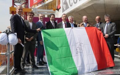 Posa della bandiera a CityWave, Colombo Costruzioni e Cmb: “Sfida costruttiva unica al mondo”