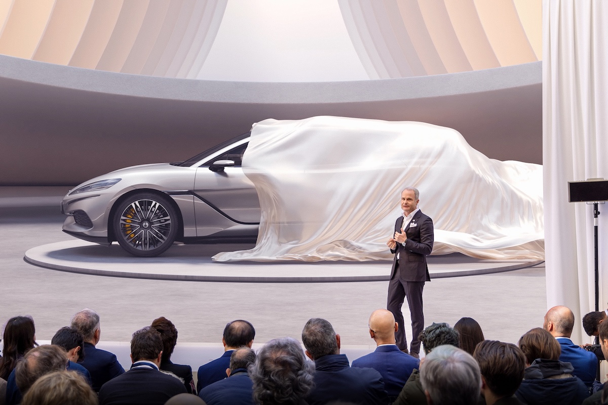 Debutta alla Milano Design Week la Denza Z9GT: eleganza futurista e tecnologia estrema per la gran turismo del domani Debutta alla Milano Design Week la Denza Z9GT: eleganza futurista e tecnologia estrema per la gran turismo del domani
