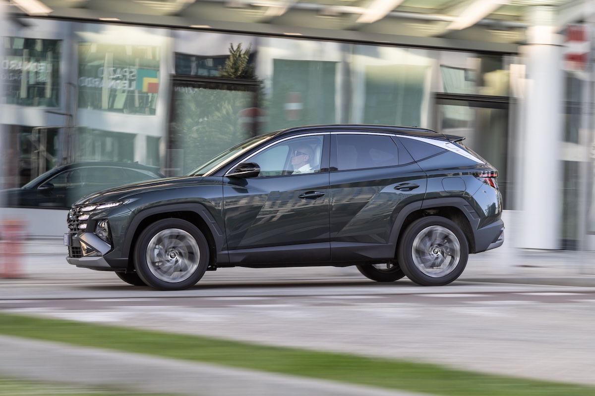 Hyundai TUCSON e SANTA FE Plug-in Hybrid: guida elettrica quotidiana e libertà senza limiti Hyundai TUCSON e SANTA FE Plug-in Hybrid: guida elettrica quotidiana e libertà senza limiti