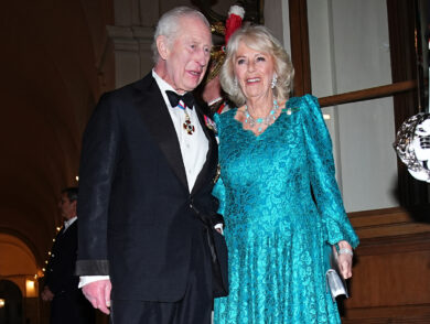 Re Carlo e Camilla in Italia, ultimo giorno: l’omaggio alla tomba di Dante a Ravenna, poi la visita a San Vitale e Galla Placidia