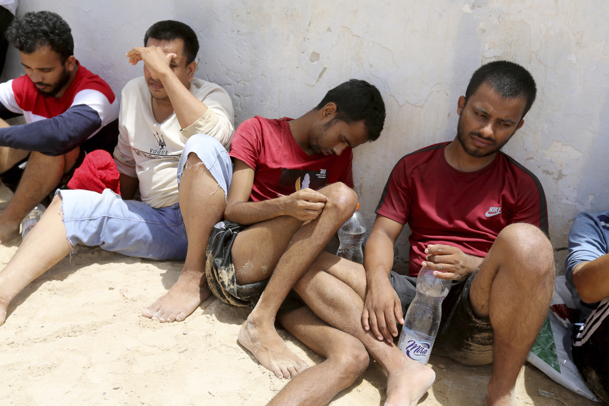 Migranti, la nave Libra con 40 migranti a bordo è arrivata in Albania. La denuncia di Cecilia Strada: “Erano ammanettati” Migranti, la nave Libra con 40 migranti a bordo è arrivata in Albania. La denuncia di Cecilia Strada: “Erano ammanettati”