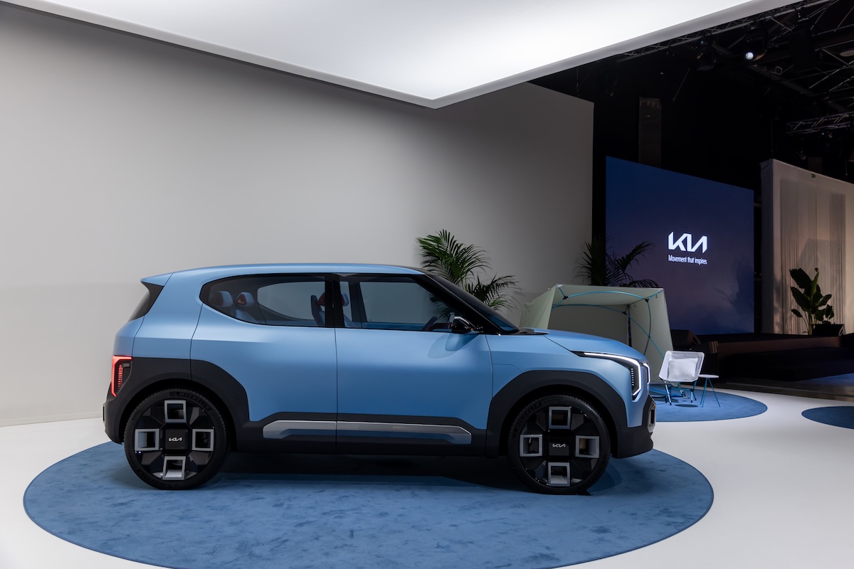 Kia Concept EV2: la nuova frontiera degli interni elettrici tra design urbano e materiali sostenibili Kia Concept EV2: la nuova frontiera degli interni elettrici tra design urbano e materiali sostenibili