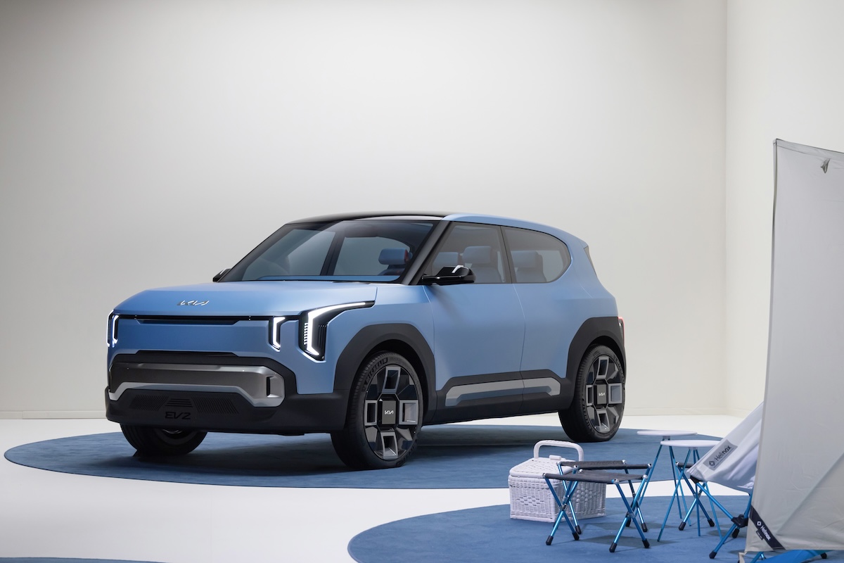 Kia Concept EV2: la nuova frontiera degli interni elettrici tra design urbano e materiali sostenibili Kia Concept EV2: la nuova frontiera degli interni elettrici tra design urbano e materiali sostenibili