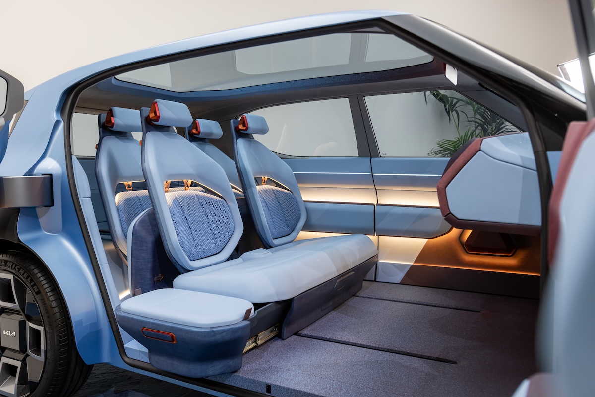 Kia Concept EV2: la nuova frontiera degli interni elettrici tra design urbano e materiali sostenibili Kia Concept EV2: la nuova frontiera degli interni elettrici tra design urbano e materiali sostenibili