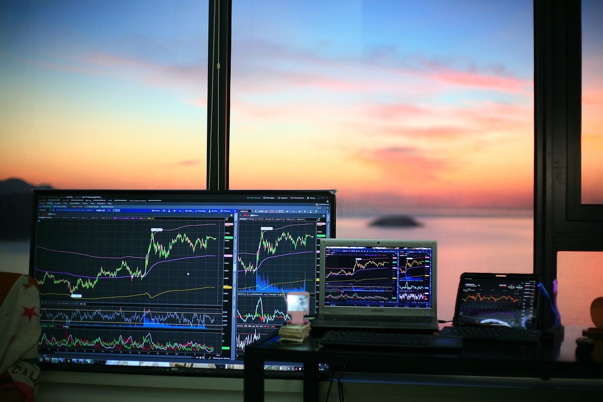 Borse mondiali in profondo rosso. Nessuno crede più a Trump, tonfo di Tokyo Borse mondiali in profondo rosso. Nessuno crede più a Trump, tonfo di Tokyo