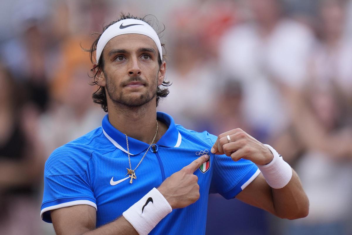 Master 1000, Musetti combatte, poi si fa male. In finale a Montecarlo vince Alcaraz Master 1000, Musetti combatte, poi si fa male. In finale a Montecarlo vince Alcaraz