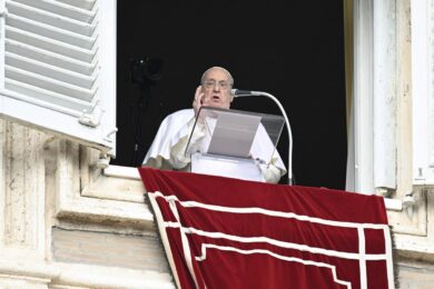 Il Papa sorprende i fedeli per la Domenica delle Palme: “Buona Settimana Santa”