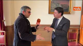 Conte “disarma” il direttore di Agenzia Vista Alexander Jakhnagiev: la performance stile western con il leader M5s