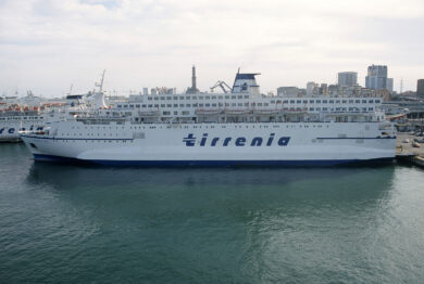 Anche i traghetti in crisi, navi piene per compensare gli extracosti per il carburante