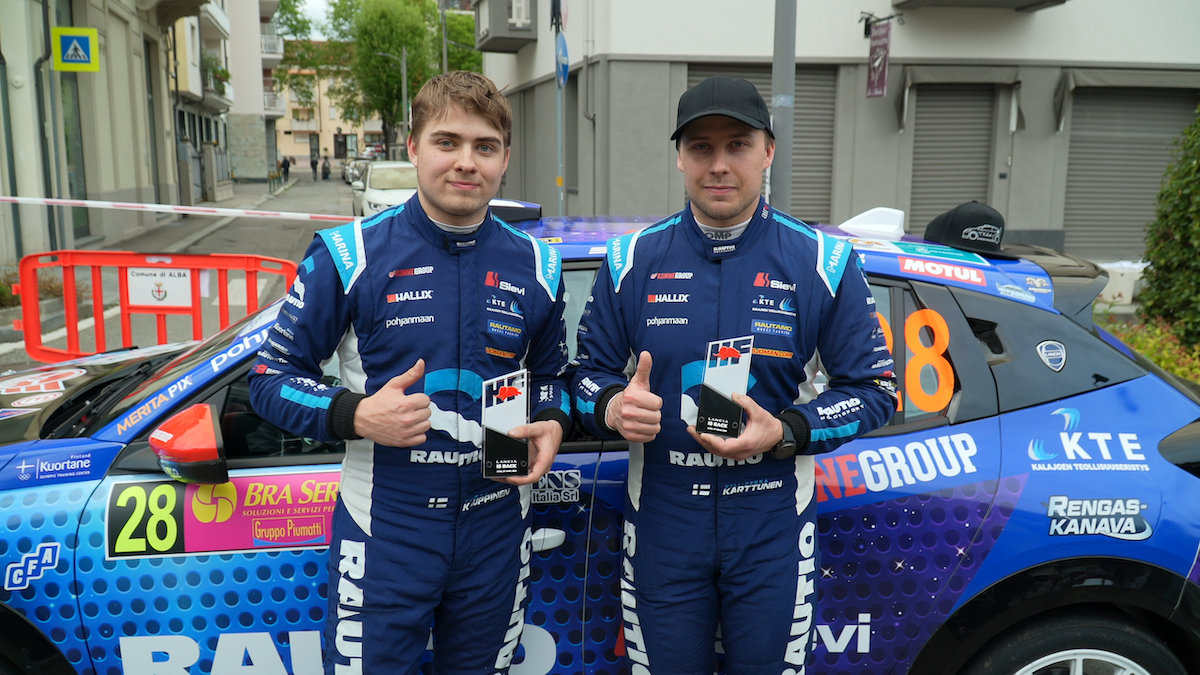 Lancia Ypsilon Rally4 HF: un ritorno leggendario tra le colline di Alba tra storia, passione e podi tricolore Lancia Ypsilon Rally4 HF: un ritorno leggendario tra le colline di Alba tra storia, passione e podi tricolore