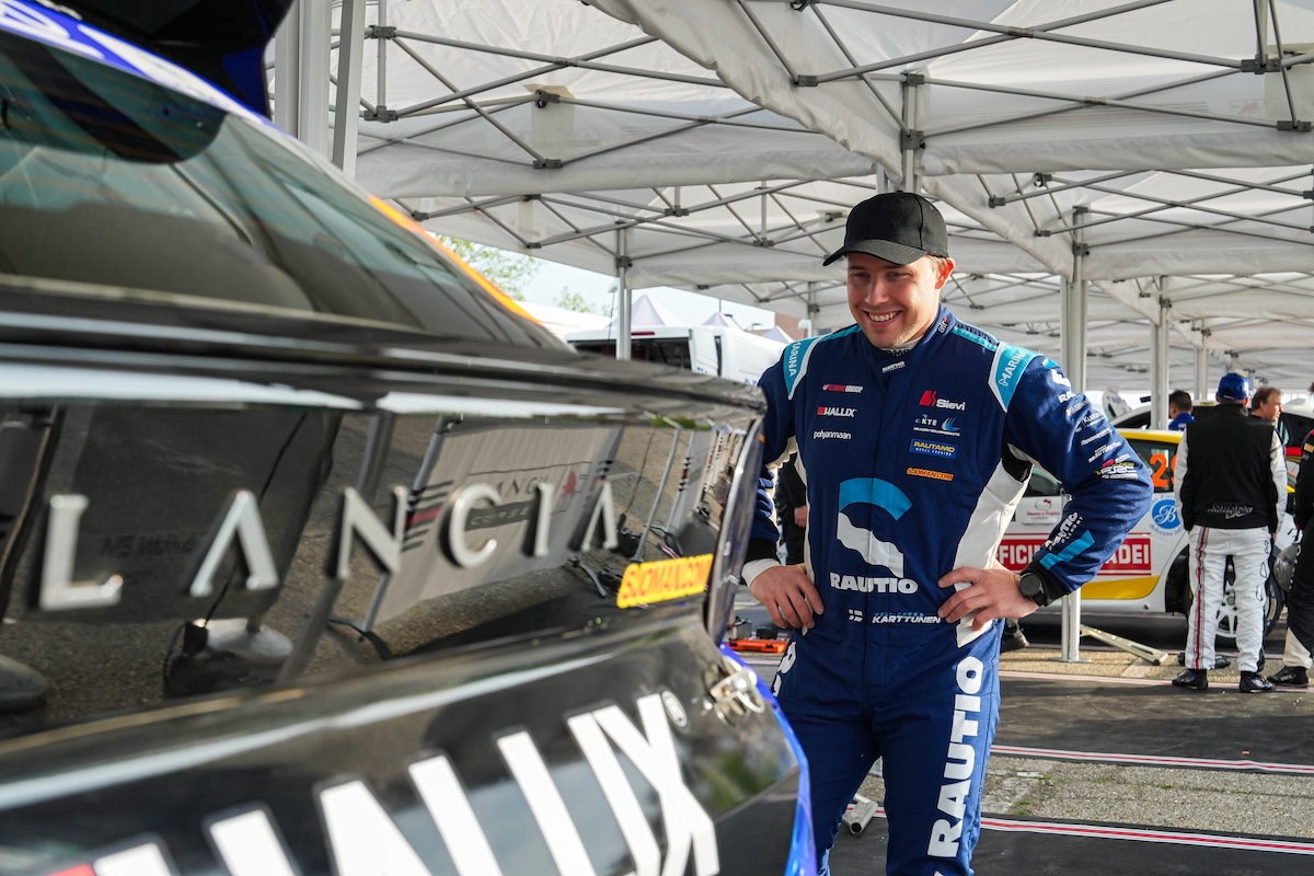 Lancia Ypsilon Rally4 HF: un ritorno leggendario tra le colline di Alba tra storia, passione e podi tricolore Lancia Ypsilon Rally4 HF: un ritorno leggendario tra le colline di Alba tra storia, passione e podi tricolore