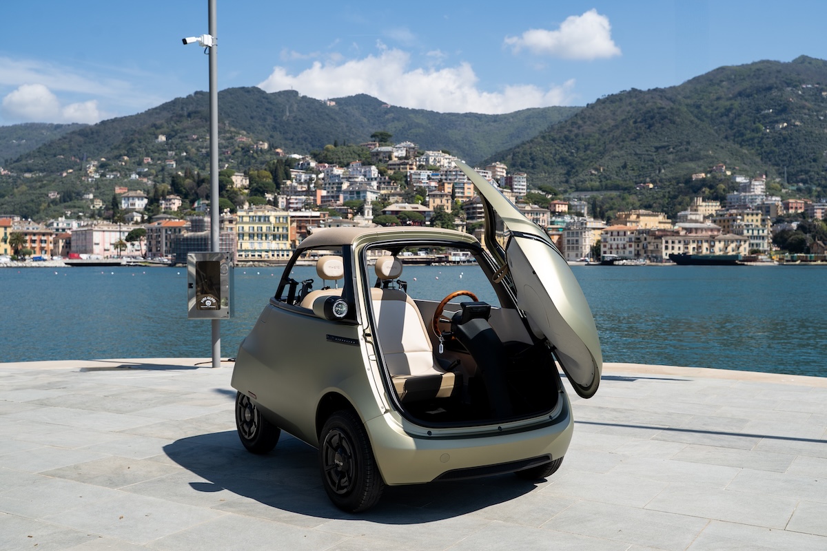 Microlino Spiaggina debutta in Italia: la microcar elettrica cabrio che reinventa lo stile della Dolce Vita Microlino Spiaggina debutta in Italia: la microcar elettrica cabrio che reinventa lo stile della Dolce Vita
