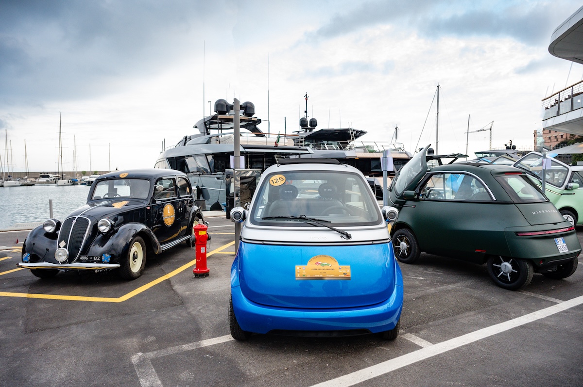 Microlino Spiaggina debutta in Italia: la microcar elettrica cabrio che reinventa lo stile della Dolce Vita Microlino Spiaggina debutta in Italia: la microcar elettrica cabrio che reinventa lo stile della Dolce Vita