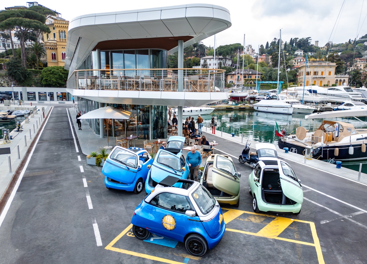 Microlino Spiaggina debutta in Italia: la microcar elettrica cabrio che reinventa lo stile della Dolce Vita Microlino Spiaggina debutta in Italia: la microcar elettrica cabrio che reinventa lo stile della Dolce Vita