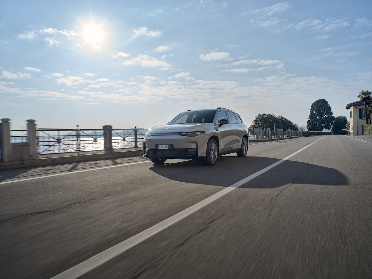 Leapmotor C10 REEV arriva in Italia: il SUV che elimina la paura di restare a piedi