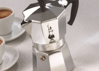 Bialetti, la regina del caffè Made in Italy passa ai cinesi: accordo con Nuo Capital per l’acquisto del 78,56%