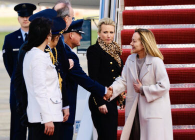 Meloni, accoglienza da regina a Washington. Trump fa aprire Blair House: residenza per grandi eventi