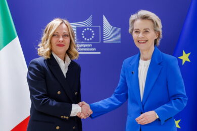 Telefonata Meloni-von der Leyen sui dazi, la Commissione Ue: “Hanno coordinato visita negli Usa”