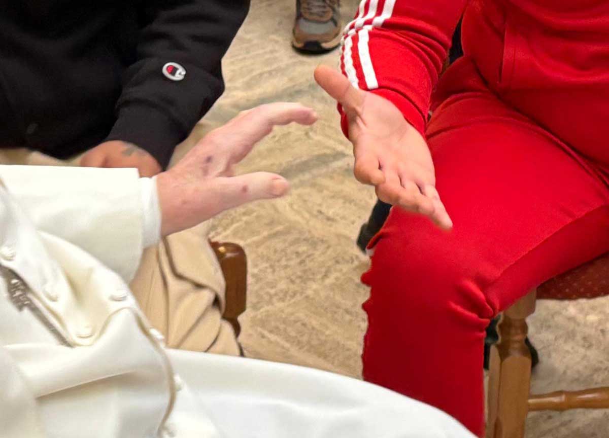 Papa Francesco, attacco al turbocapitalismo e ai ricchi: “Remissione dei debiti, ridistribuzione delle risorse” Papa Francesco, attacco al turbocapitalismo e ai ricchi: “Remissione dei debiti, ridistribuzione delle risorse”