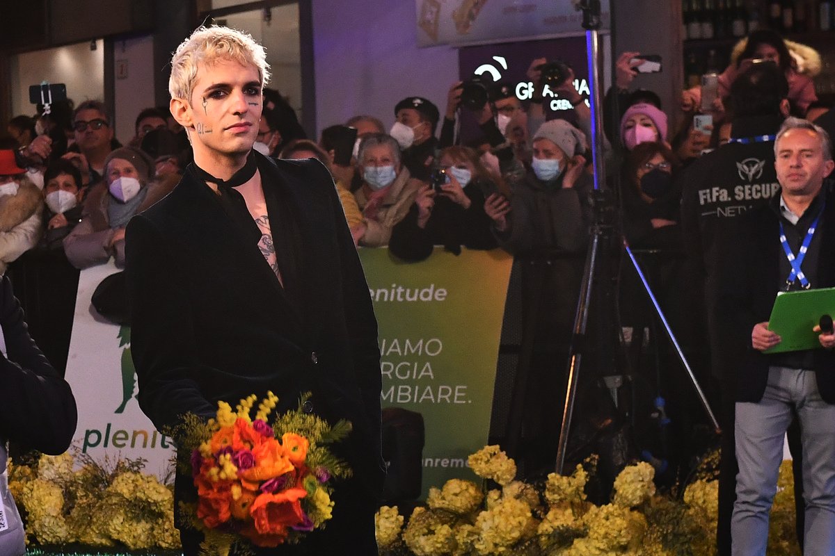 Achille Lauro single per scelta: “Non voglio storie, ho altre priorità” Achille Lauro single per scelta: “Non voglio storie, ho altre priorità”