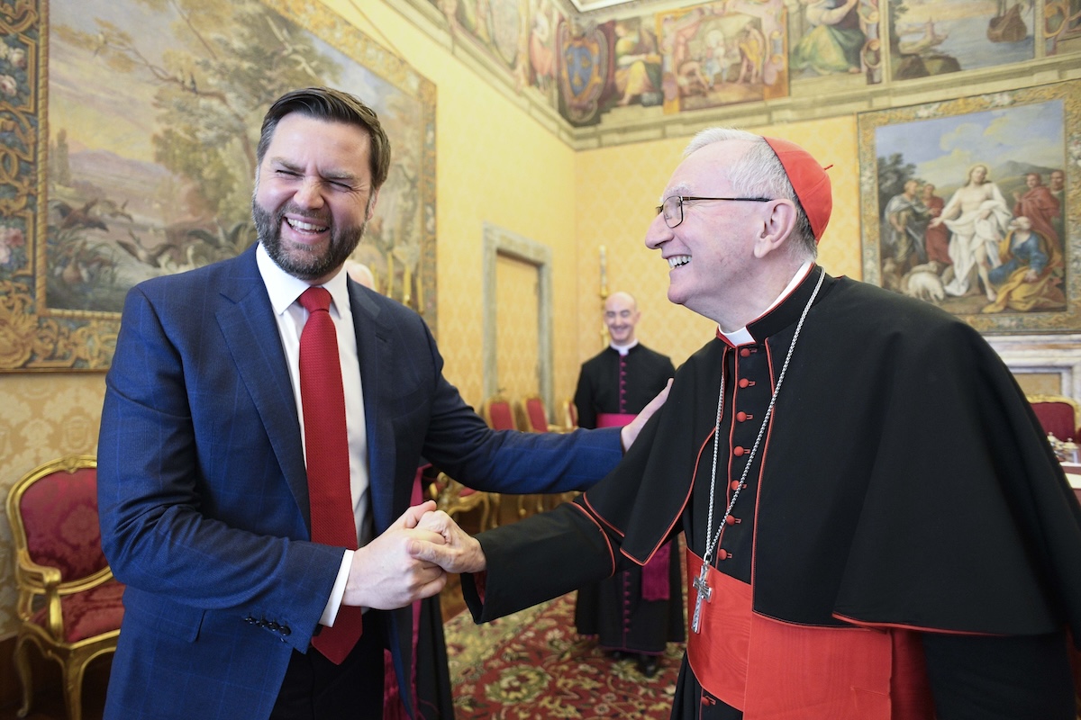 Usa-Santa Sede, Vance incontra il segretario di Stato Parolin. Dai migranti alle guerre, i temi del colloquio Usa-Santa Sede, Vance incontra il segretario di Stato Parolin. Dai migranti alle guerre, i temi del colloquio