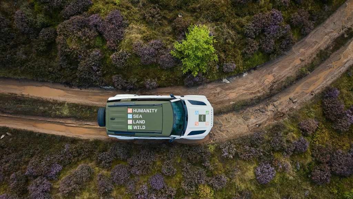 Defender Awards 2025: Land Rover lancia il premio globale per sostenere chi protegge persone e natura