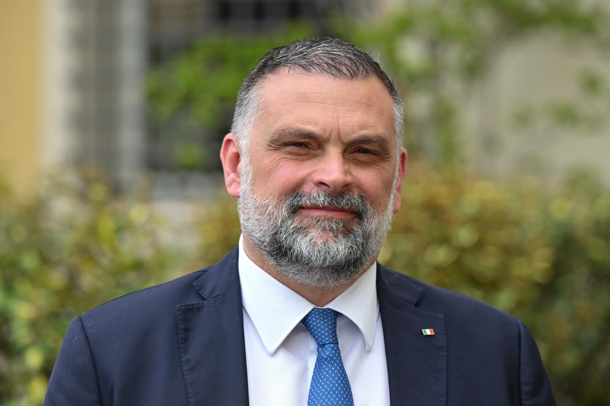 De Carlo, tra i favoriti per il dopo Zaia: “Non importa chi guiderà il Veneto, conta il programma del Cdx unito” De Carlo, tra i favoriti per il dopo Zaia: “Non importa chi guiderà il Veneto, conta il programma del Cdx unito”