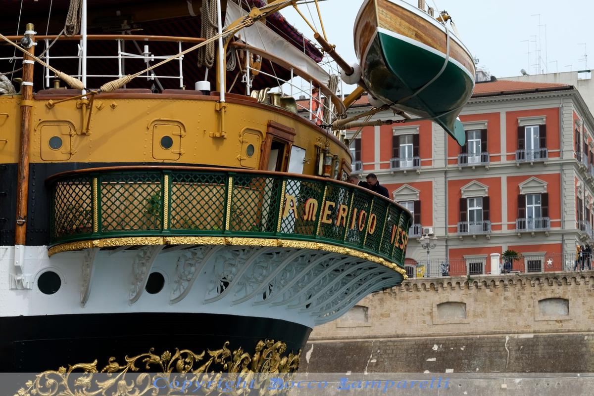 L’Amerigo Vespucci accende, incanta e anima i Mari di Taranto