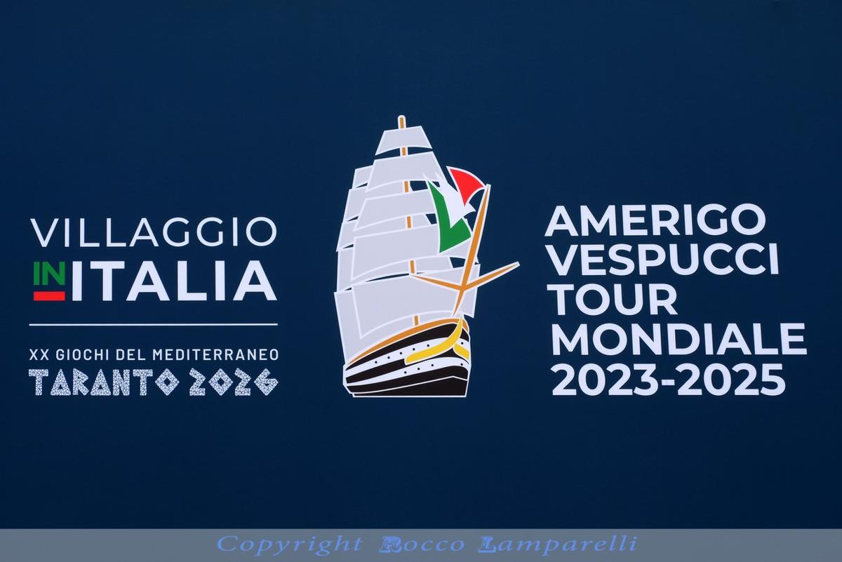L’Amerigo Vespucci accende, incanta e anima i Mari di Taranto