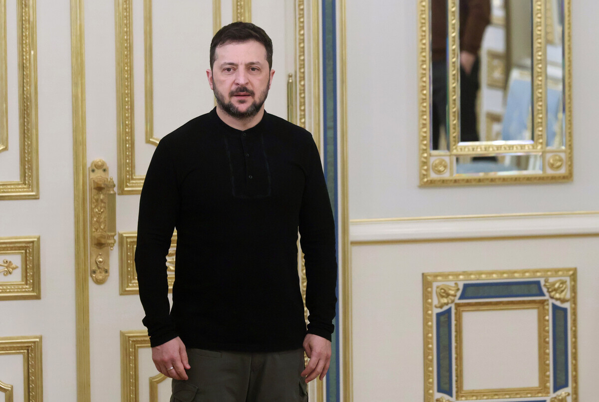 Ucraina, Zelensky: “387 bombardamenti dopo l’annuncio della tregua di Pasqua”. Mosca: “Kiev ha colpito il Donetsk” Ucraina, Zelensky: “387 bombardamenti dopo l’annuncio della tregua di Pasqua”. Mosca: “Kiev ha colpito il Donetsk”