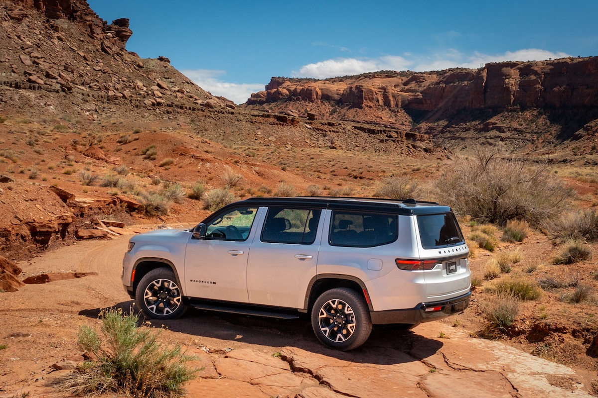 Nuova Jeep Wagoneer Overland 2025: il SUV full-size per chi ama l’avventura senza compromessi
