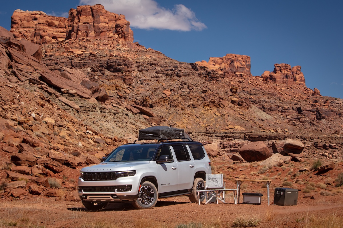 Nuova Jeep Wagoneer Overland 2025: il SUV full-size per chi ama l’avventura senza compromessi