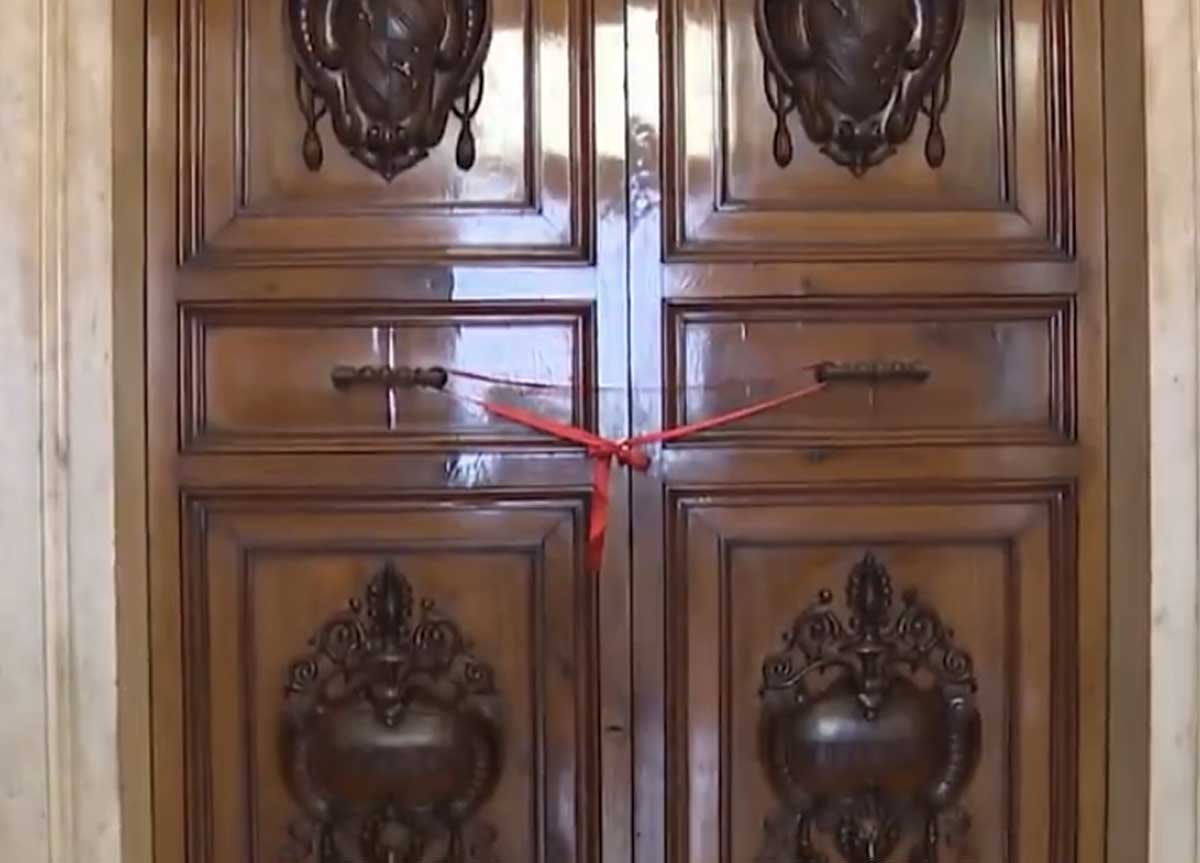Papa Francesco, il decesso per “ictus cerebrale e collasso cardiocircolatorio irreversibile”