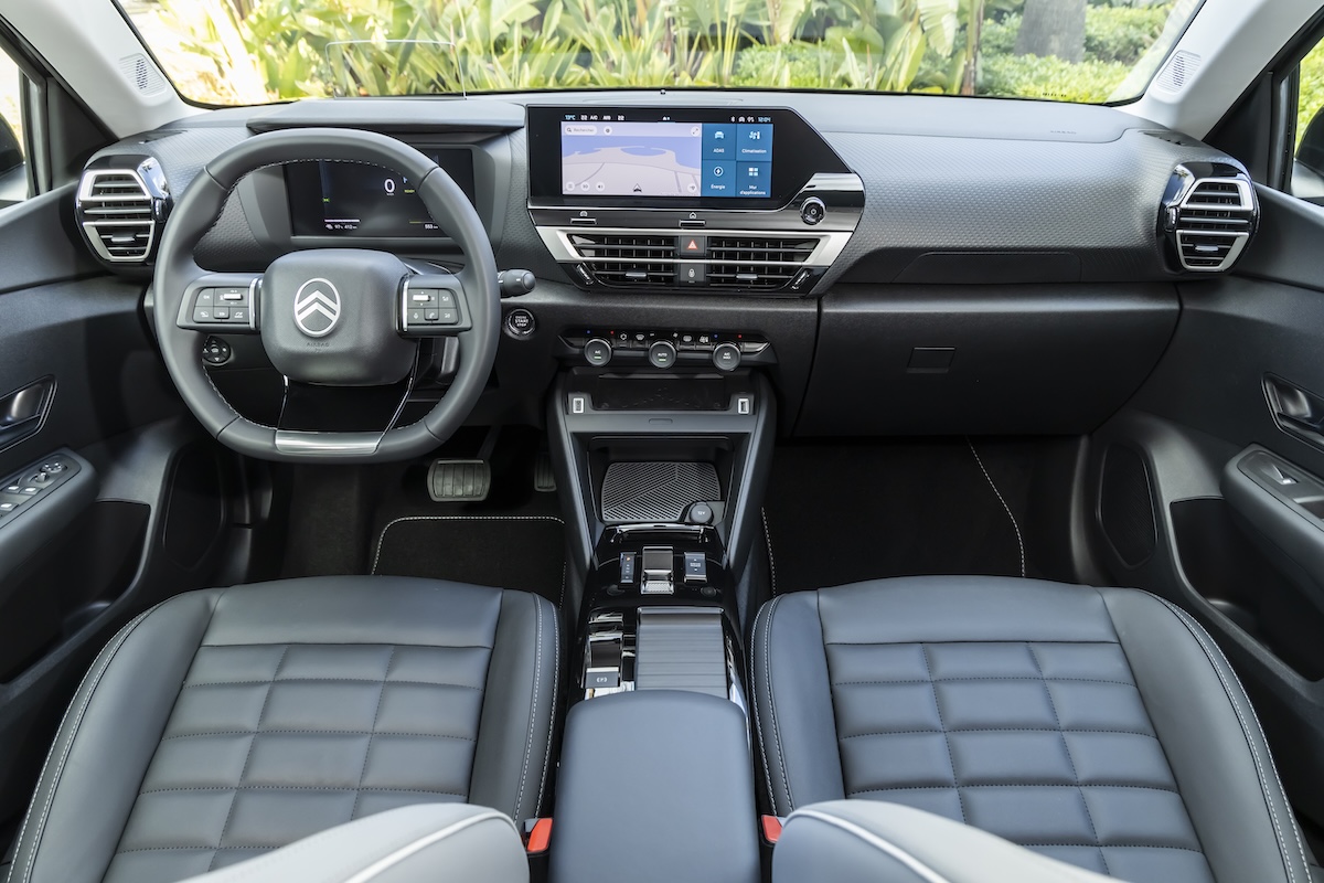 Nuova Citroën C4 Collection 2025: stile, comfort e tecnologia per la berlina elettrificata che cambia le regole