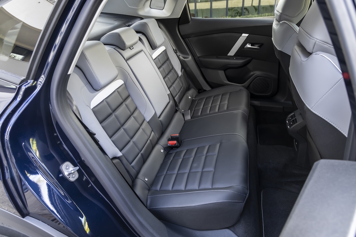 Nuova Citroën C4 Collection 2025: stile, comfort e tecnologia per la berlina elettrificata che cambia le regole