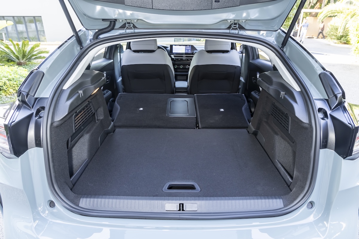 Nuova Citroën C4 Collection 2025: stile, comfort e tecnologia per la berlina elettrificata che cambia le regole
